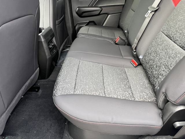 New 2025 Chevrolet Colorado Z71 w/ Midnight Edition image 17