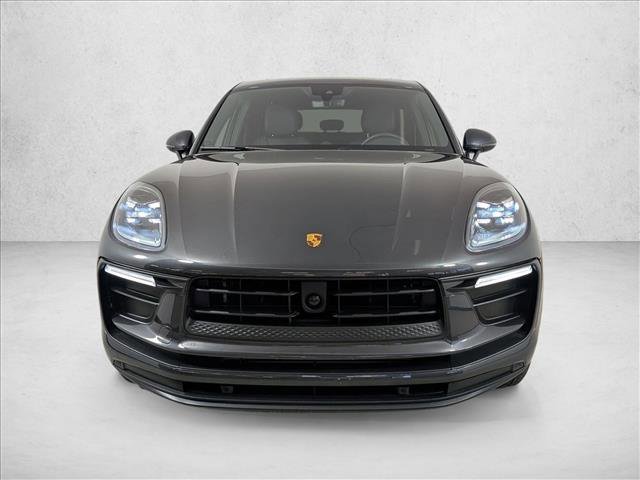 Certified 2023 Porsche Macan image 6