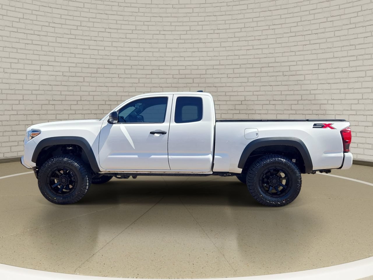 Used 2022 Toyota Tacoma SR w/ SX Package AWD/4WD image 8
