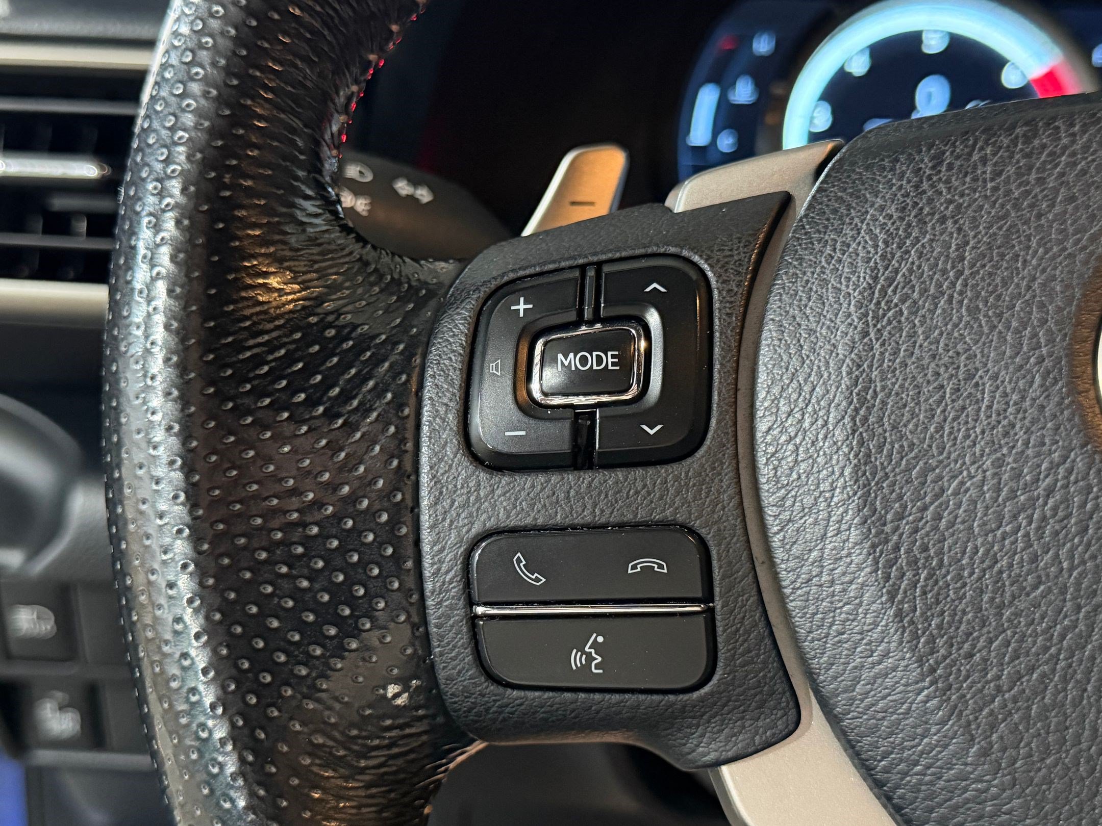 Used 2017 Lexus IS 200t F Sport w/ F Sport Package RWD image 13