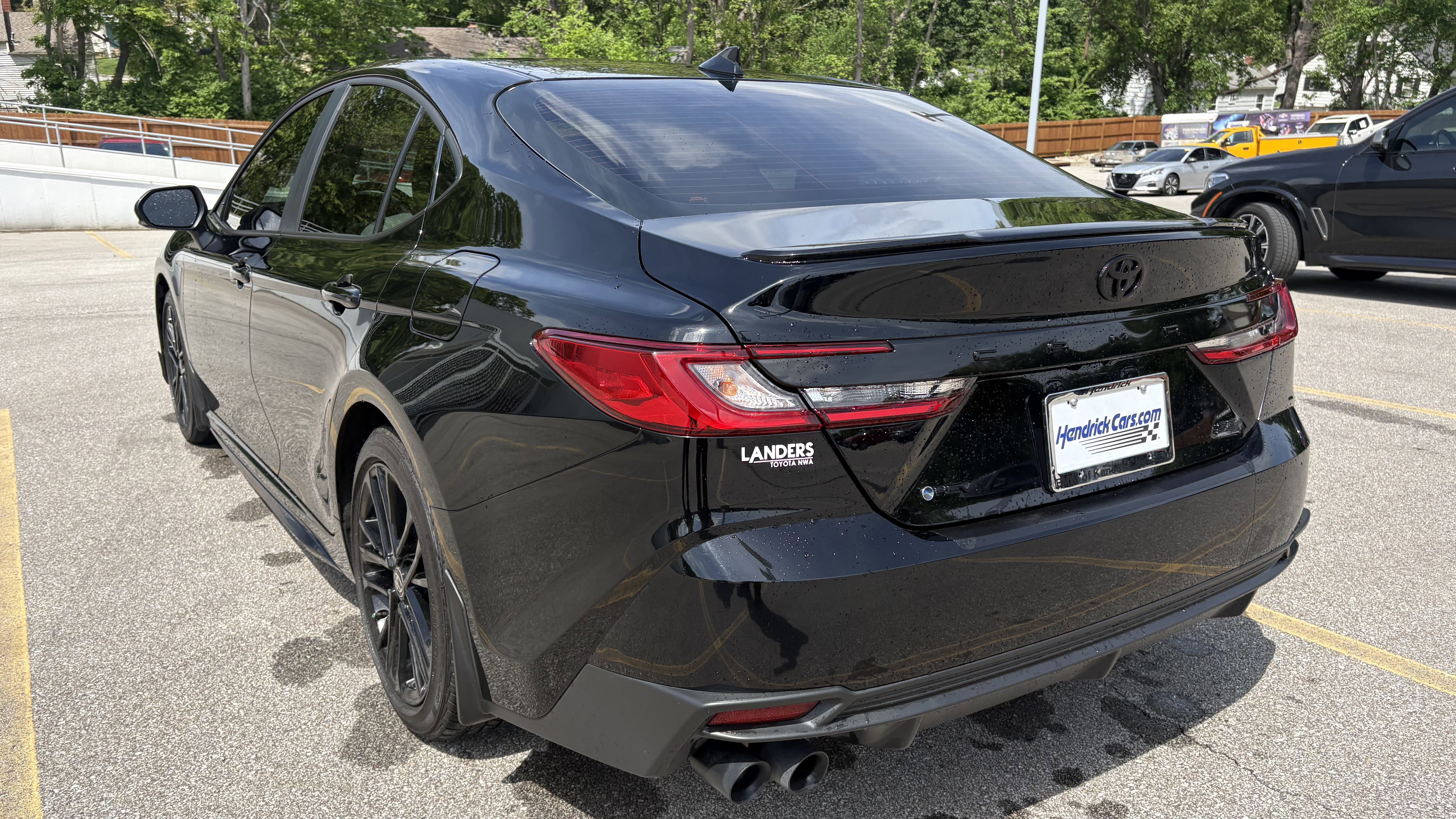 Used 2025 Toyota Camry SE w/ Convenience Package FWD image 8
