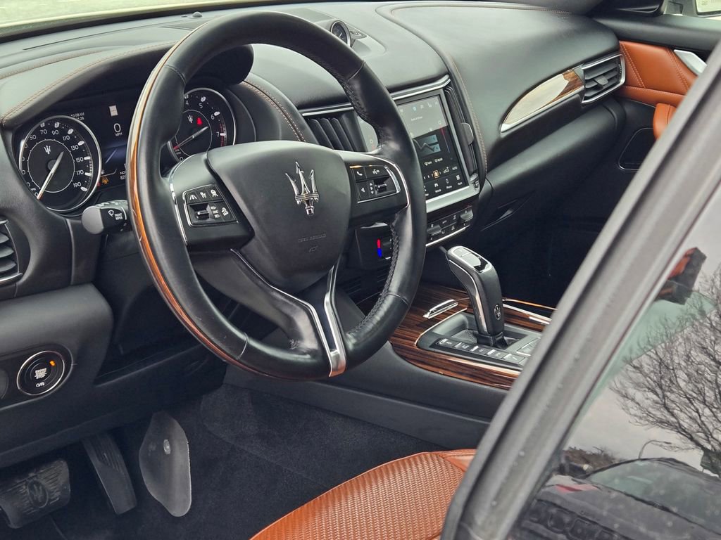 Used 2021 Maserati Levante GranLusso image 37