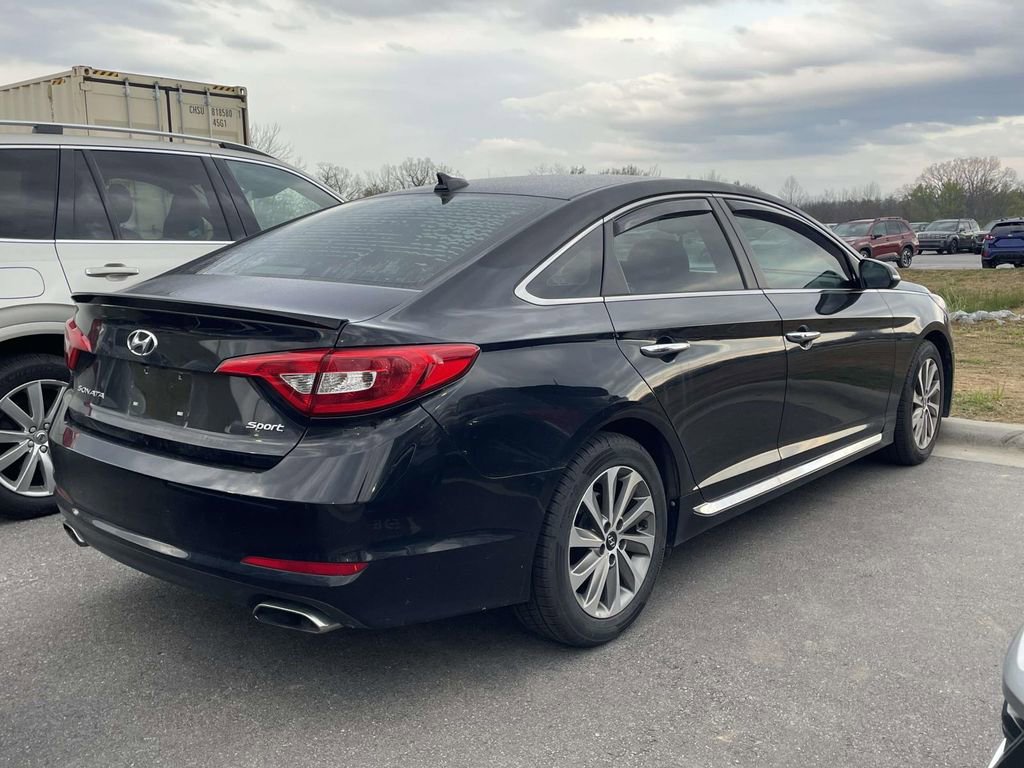Used 2016 Hyundai Sonata Sport w/ Option Group 02 image 4