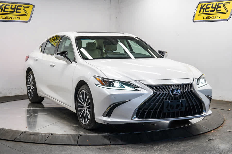 Used 2024 Lexus ES 300h w/ Premium Package FWD image 5