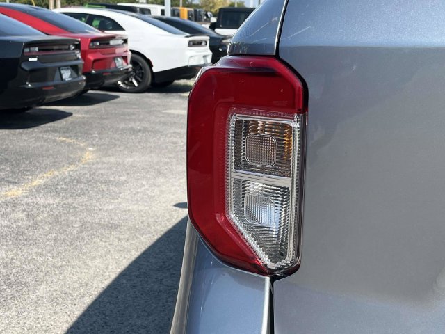 Used 2023 Ford Explorer XLT w/ Equipment Group 202A AWD/4WD image 10