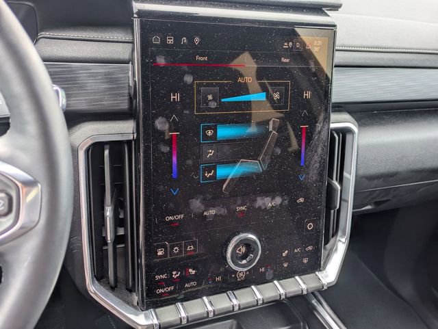 Used 2025 GMC Acadia Elevation image 24