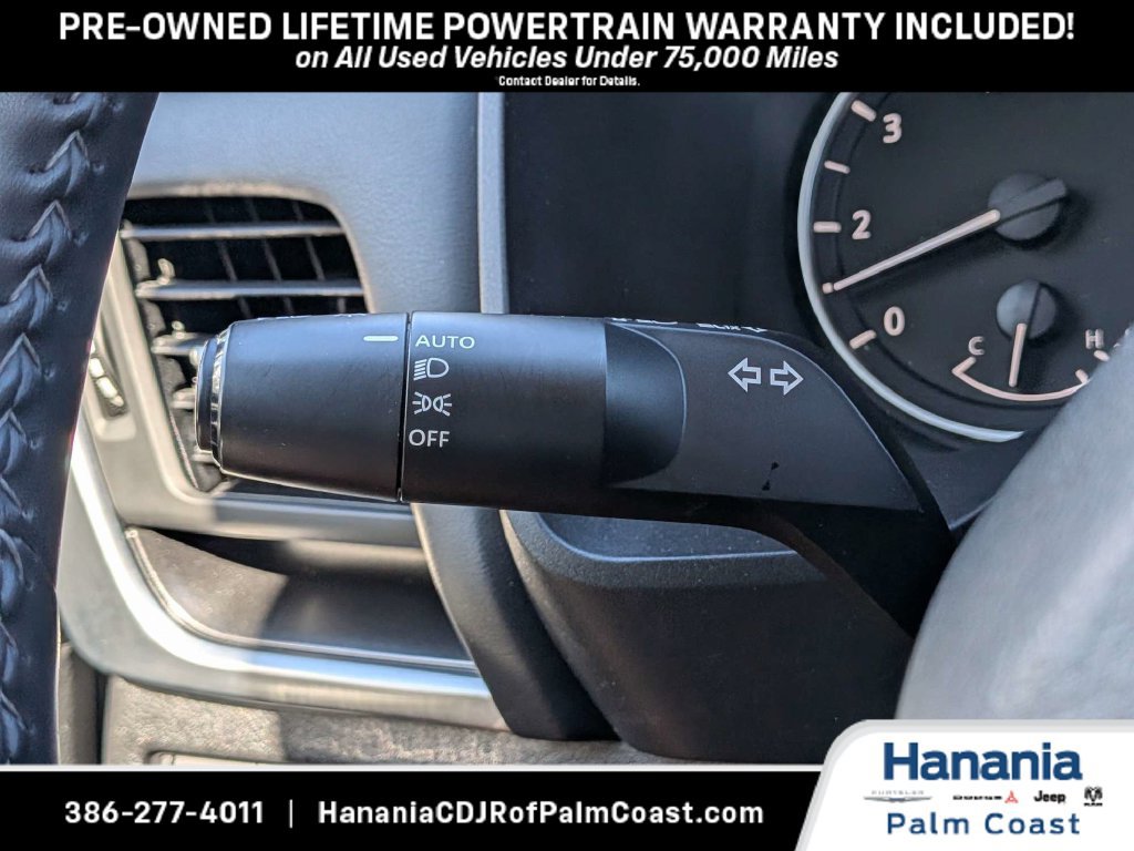Used 2025 Nissan Rogue SV FWD image 30