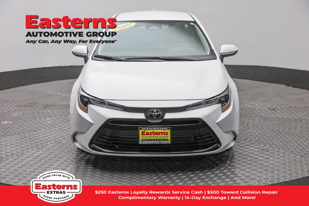 Used 2026 Toyota Corolla LE FWD image 3