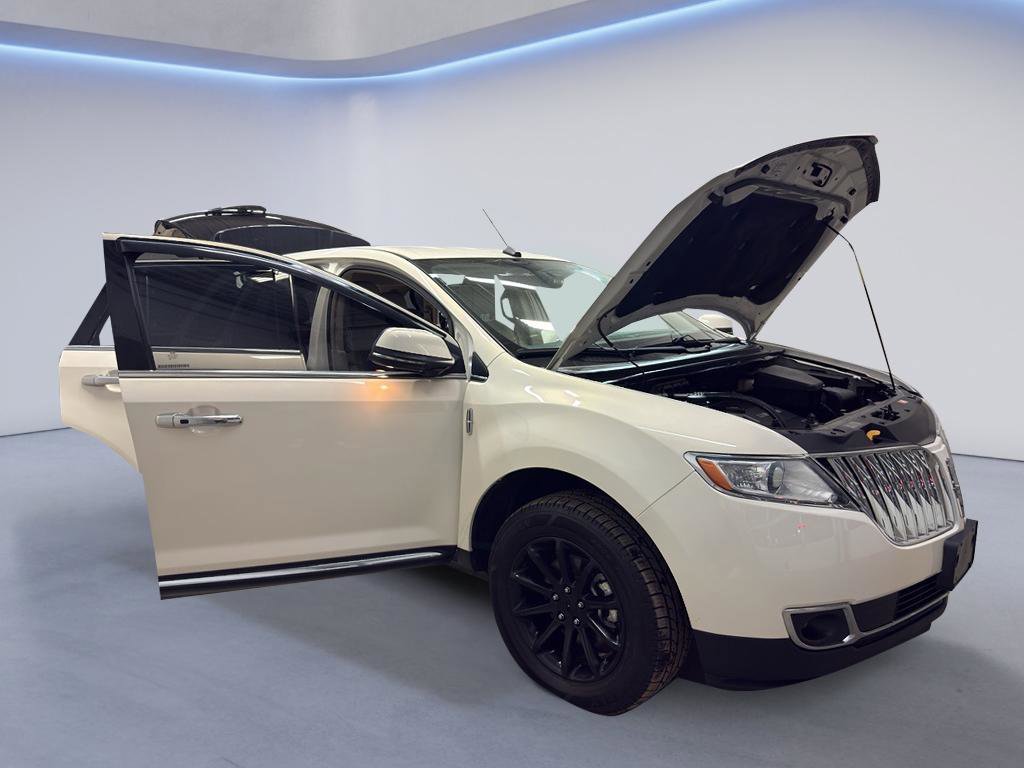 Used 2012 Lincoln MKX AWD image 7