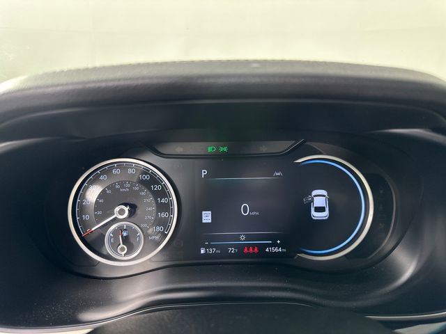 Used 2025 Genesis G70 2.5T RWD image 21