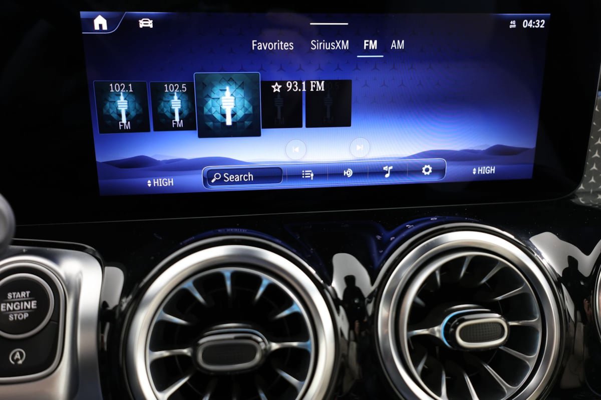 Used 2025 Mercedes-Benz GLB 250 4MATIC image 47