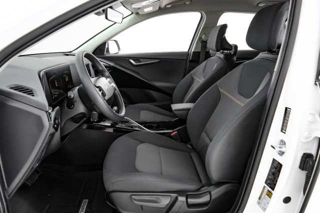 Used 2024 Kia Niro LX image 27