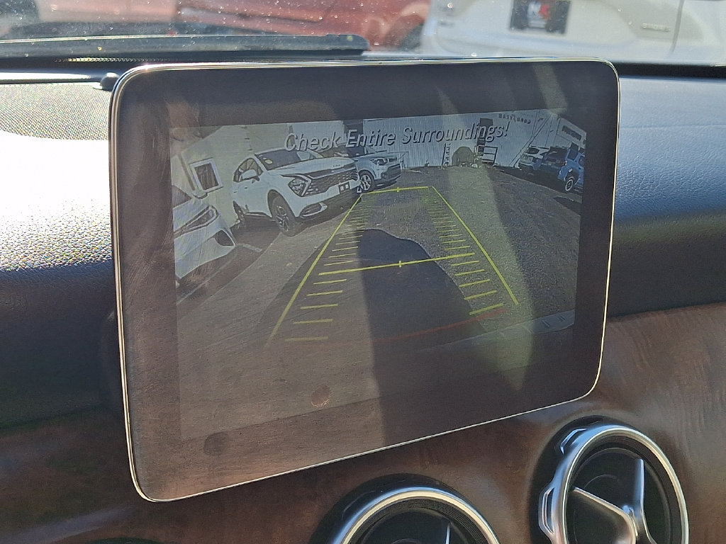 Used 2020 Mercedes-Benz GLA 250 4MATIC w/ Premium Package image 18