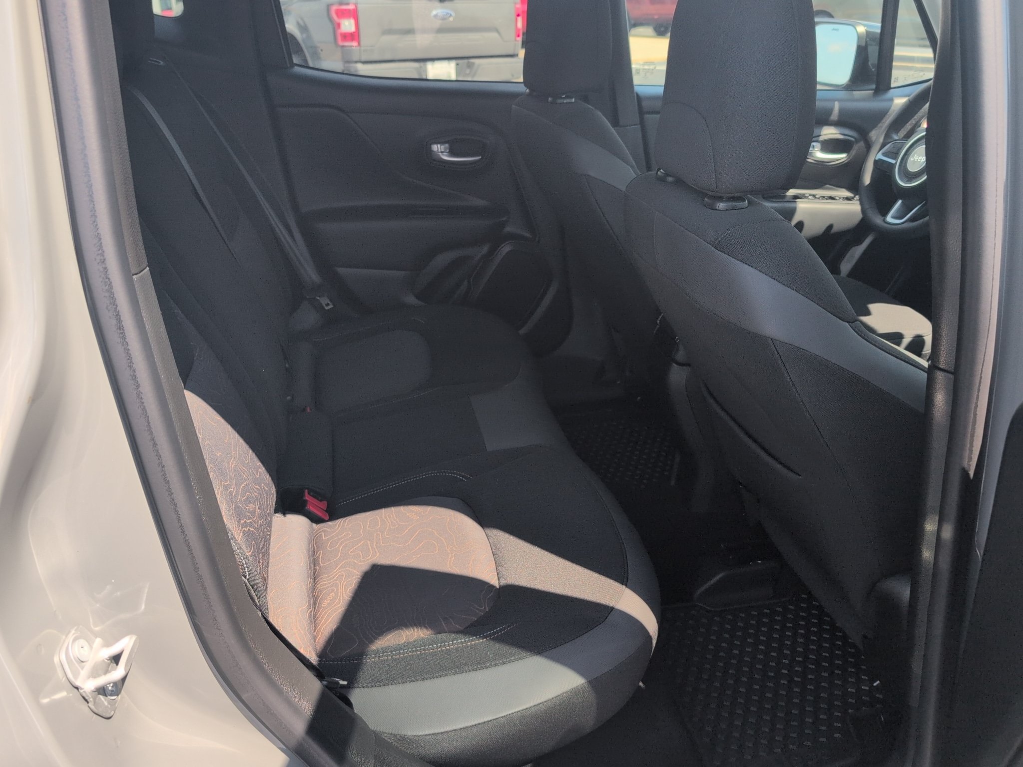 Used 2023 Jeep Renegade Latitude AWD/4WD image 10