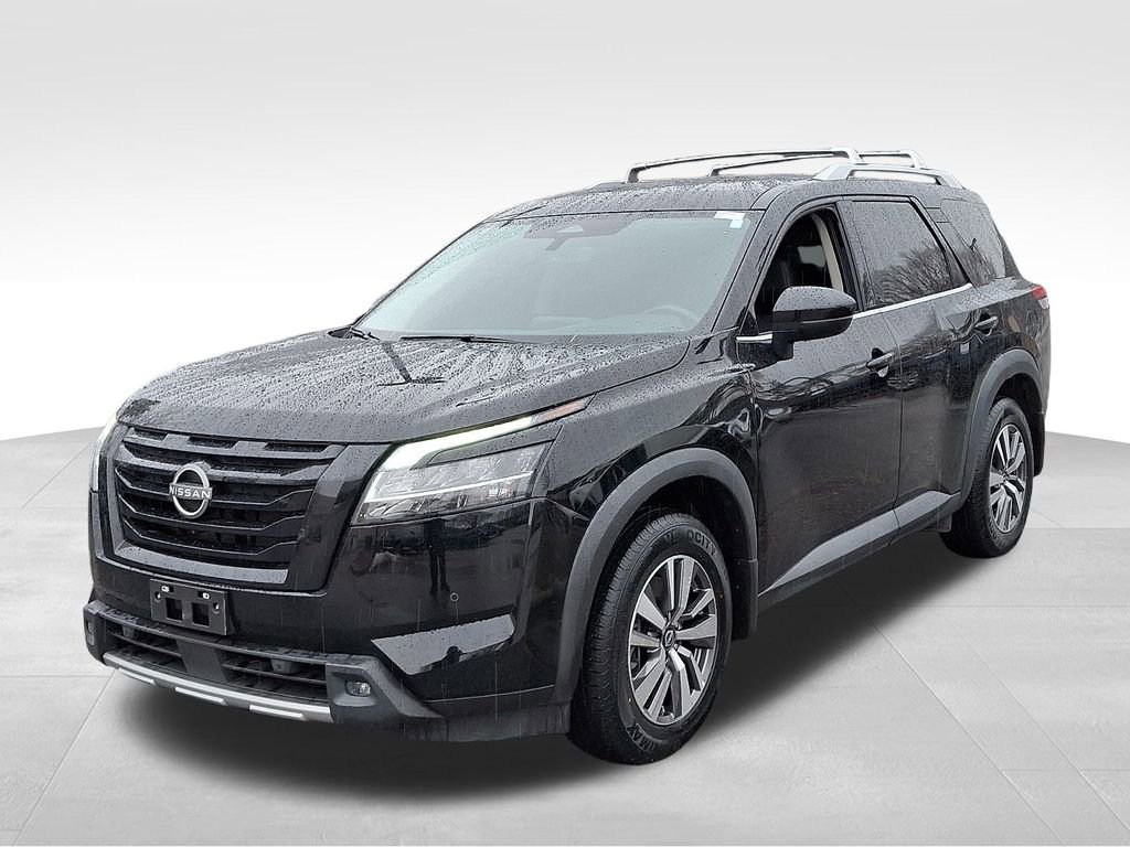 Used 2023 Nissan Pathfinder SL w/ Black Appearance Package image 3