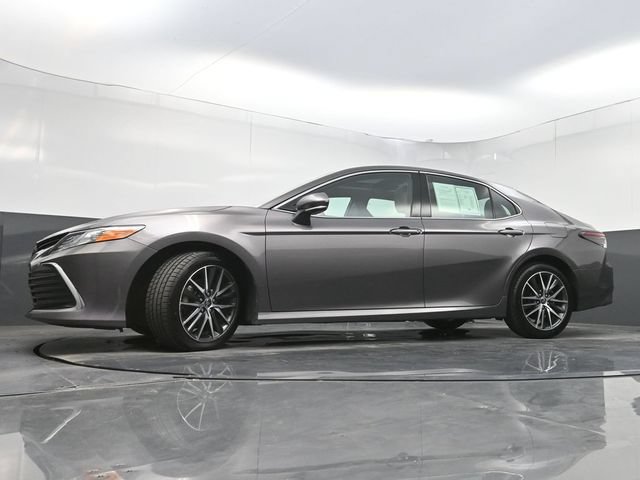 Used 2021 Toyota Camry XLE FWD image 29