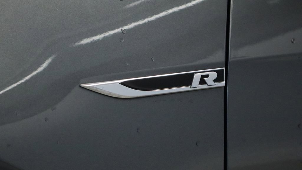 Used 2019 Volkswagen Golf R 4-Door image 10