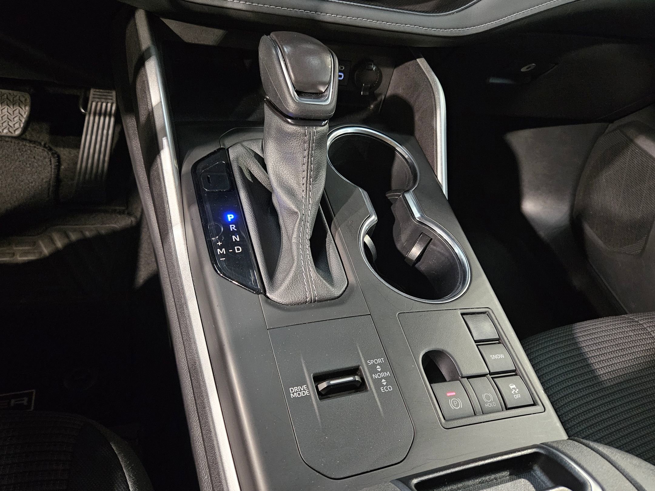 Certified 2025 Toyota Highlander LE FWD image 32