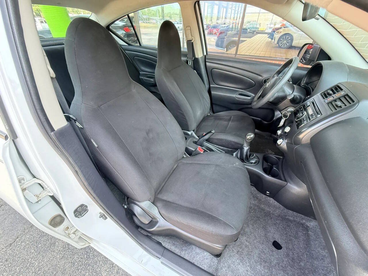 Used 2014 Nissan Versa S FWD image 19