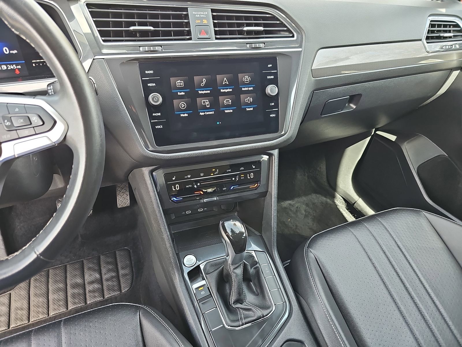Used 2022 Volkswagen Tiguan SE image 24