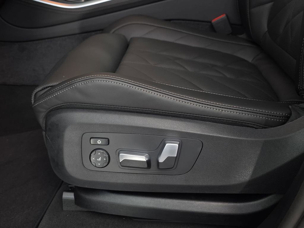 New 2026 BMW X5 xDrive50e w/ M Sport Package image 28