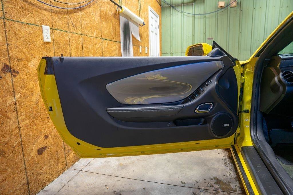 Used 2015 Chevrolet Camaro LT RWD image 12