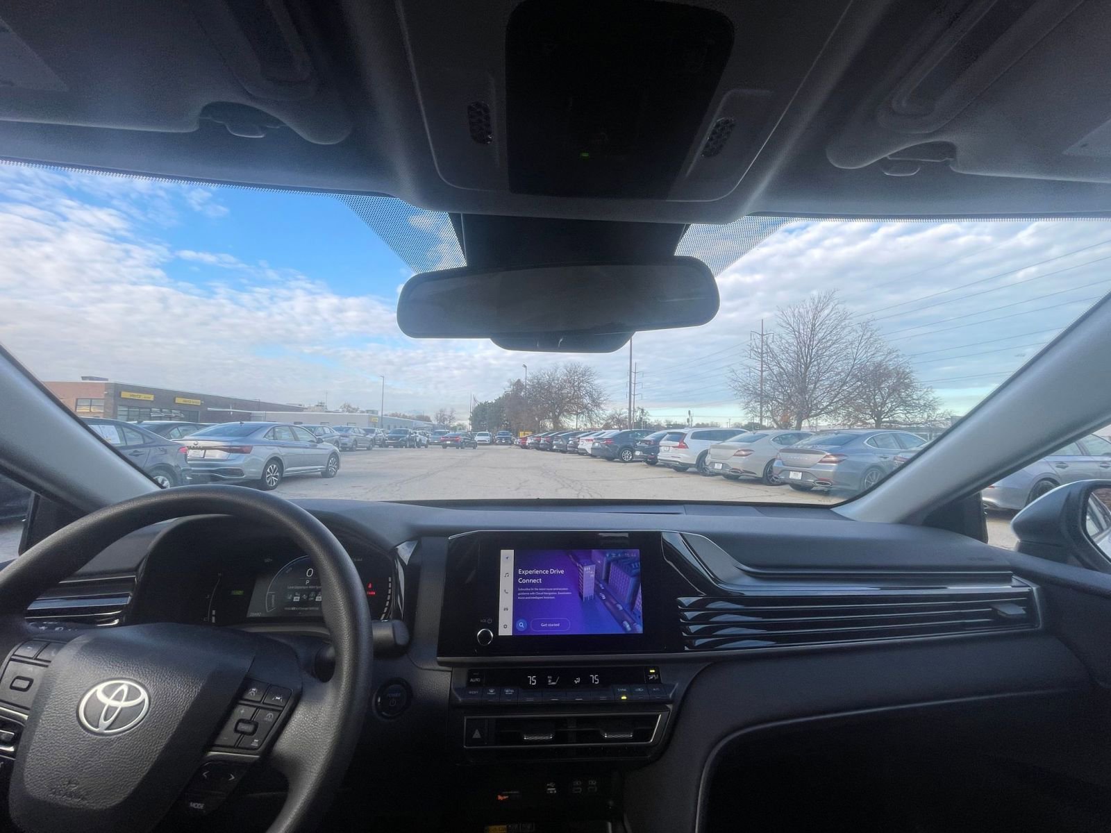 Used 2025 Toyota Camry LE image 33