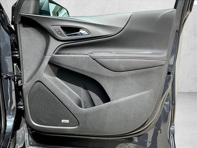 Used 2022 Chevrolet Equinox RS w/ RS Leather Package image 17