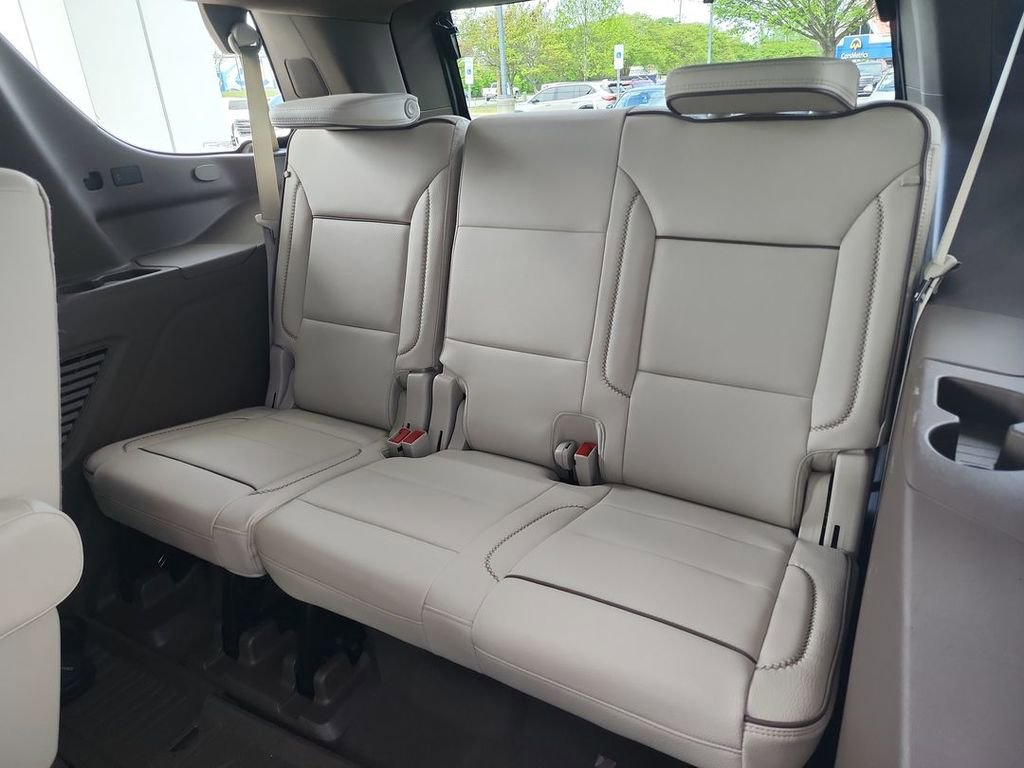 Used 2025 GMC Yukon Denali w/ Denali Reserve Package AWD/4WD image 37