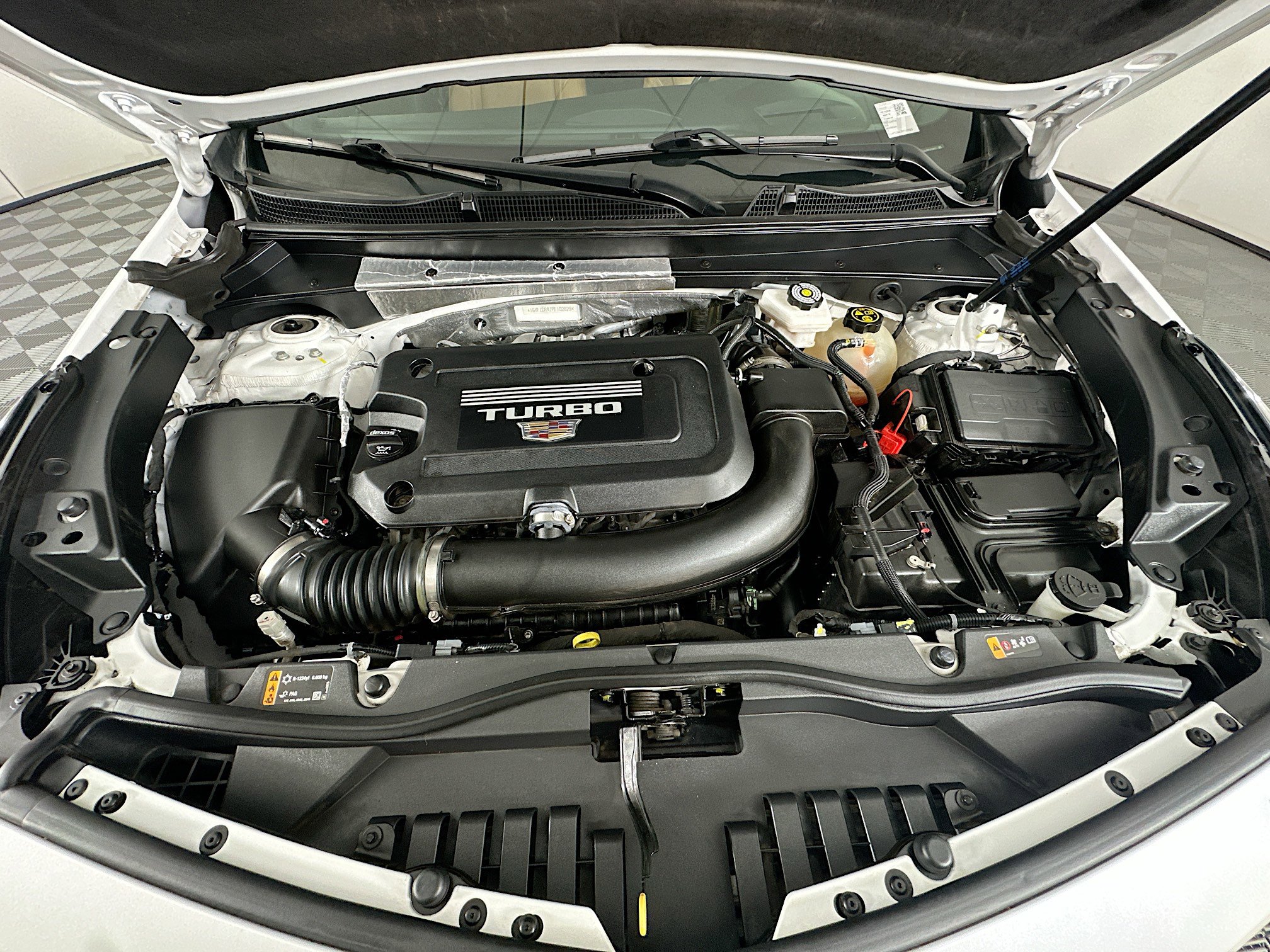 Used 2023 Cadillac XT4 Premium Luxury w/ Technology Package AWD/4WD image 35