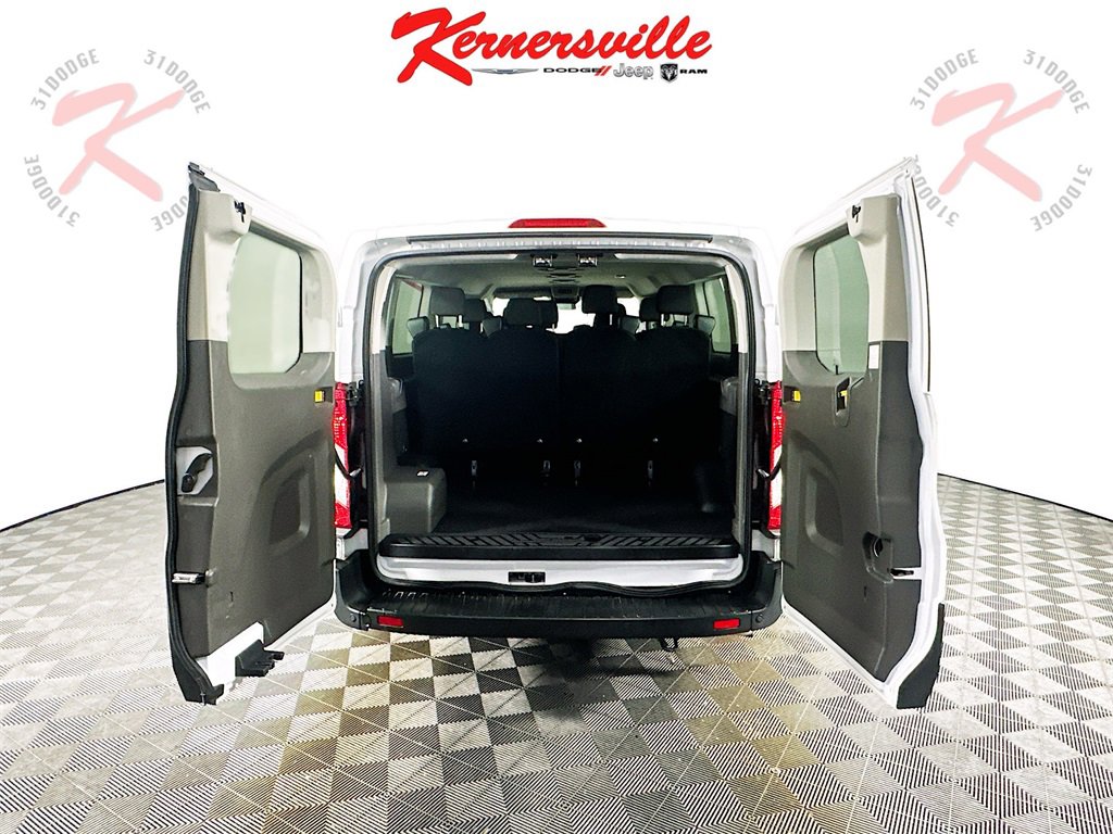 Used 2023 Ford Transit 350 XLT image 28