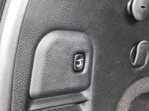 Used 2020 Jeep Grand Cherokee Altitude AWD/4WD image 11