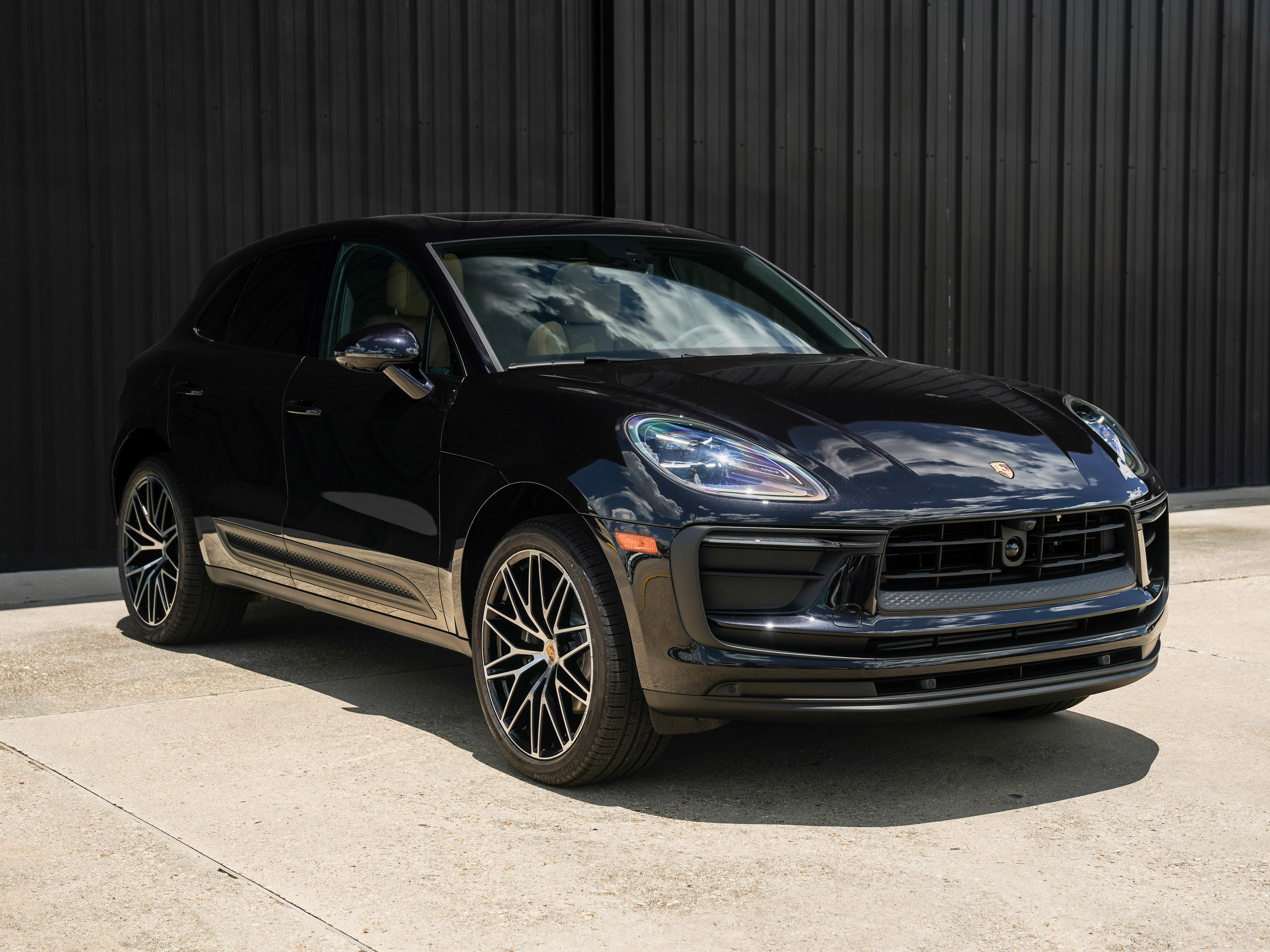 New 2025 Porsche Macan image 7