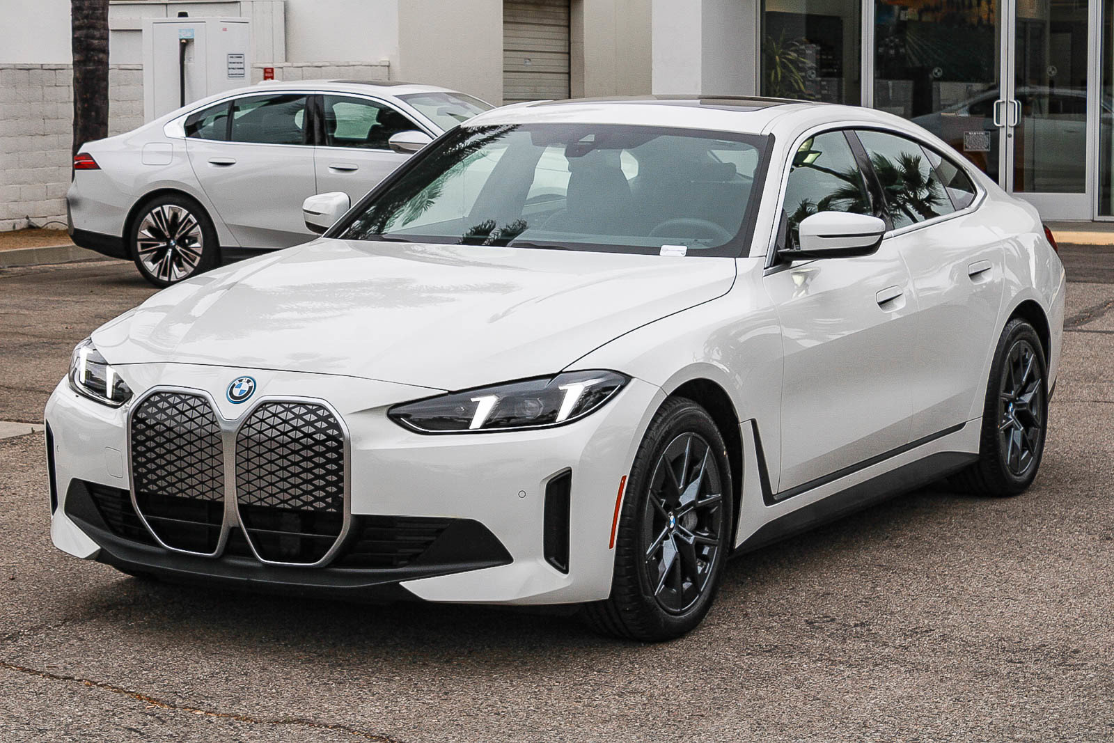Certified 2025 BMW i4 eDrive40 RWD image 3