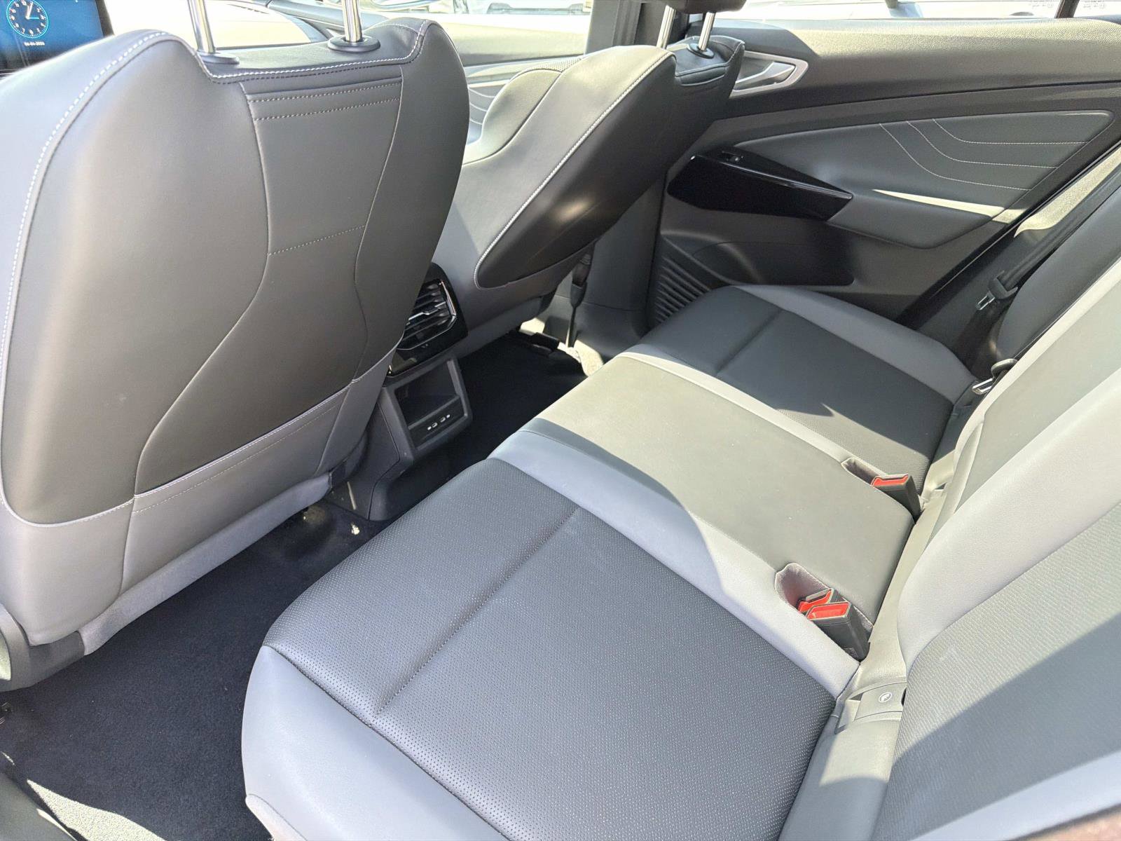 Used 2024 Volkswagen ID.4 S RWD image 9