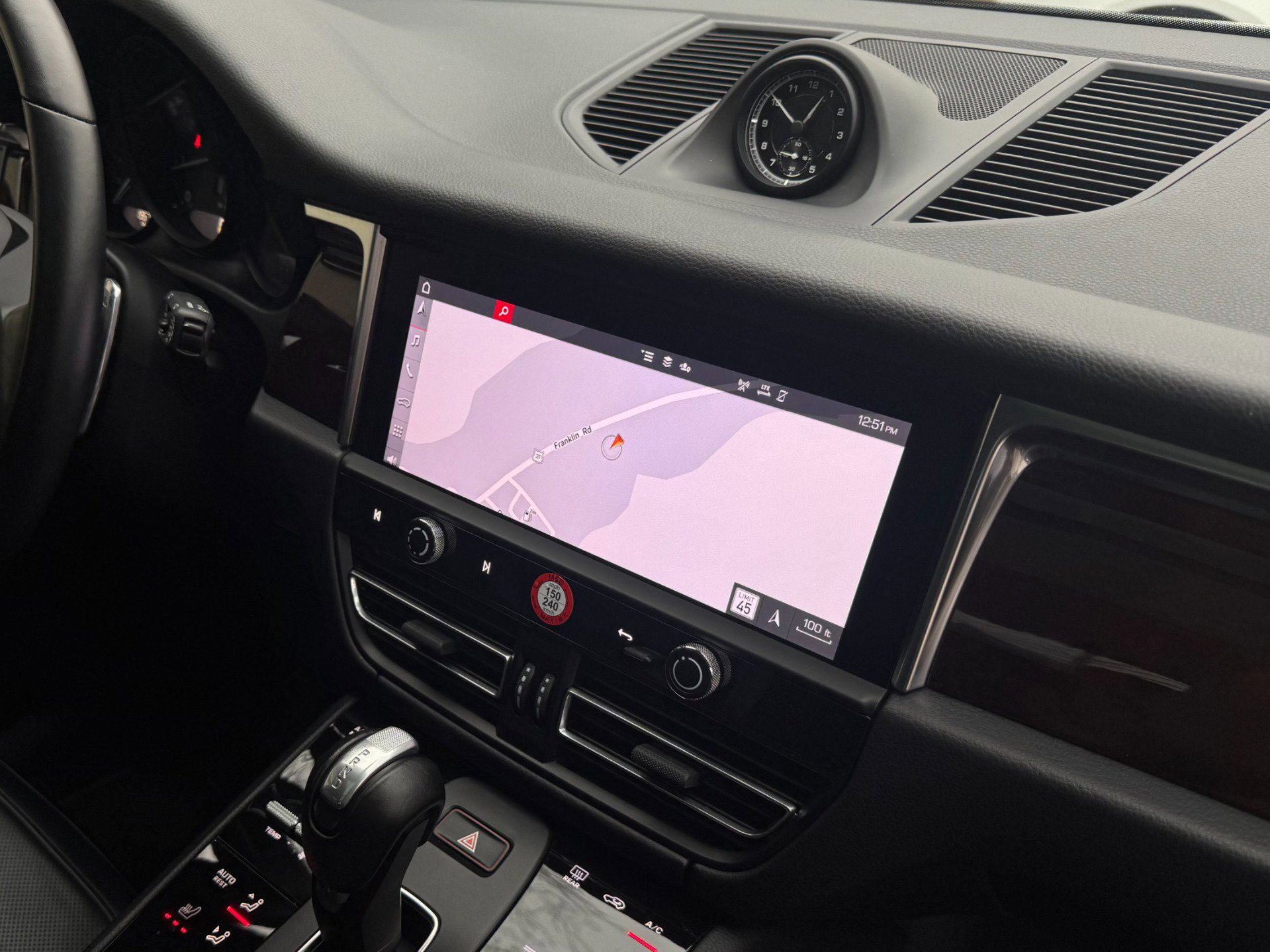 Used 2024 Porsche Macan image 30