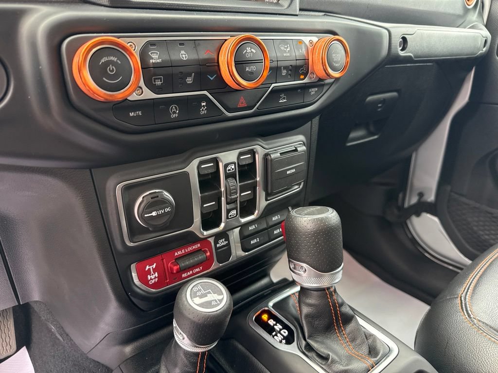 Used 2023 Jeep Gladiator Mojave w/ LED Lighting Group AWD/4WD image 22
