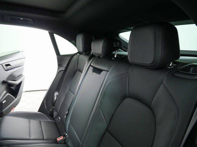 New 2026 Porsche Macan Electric RWD image 22