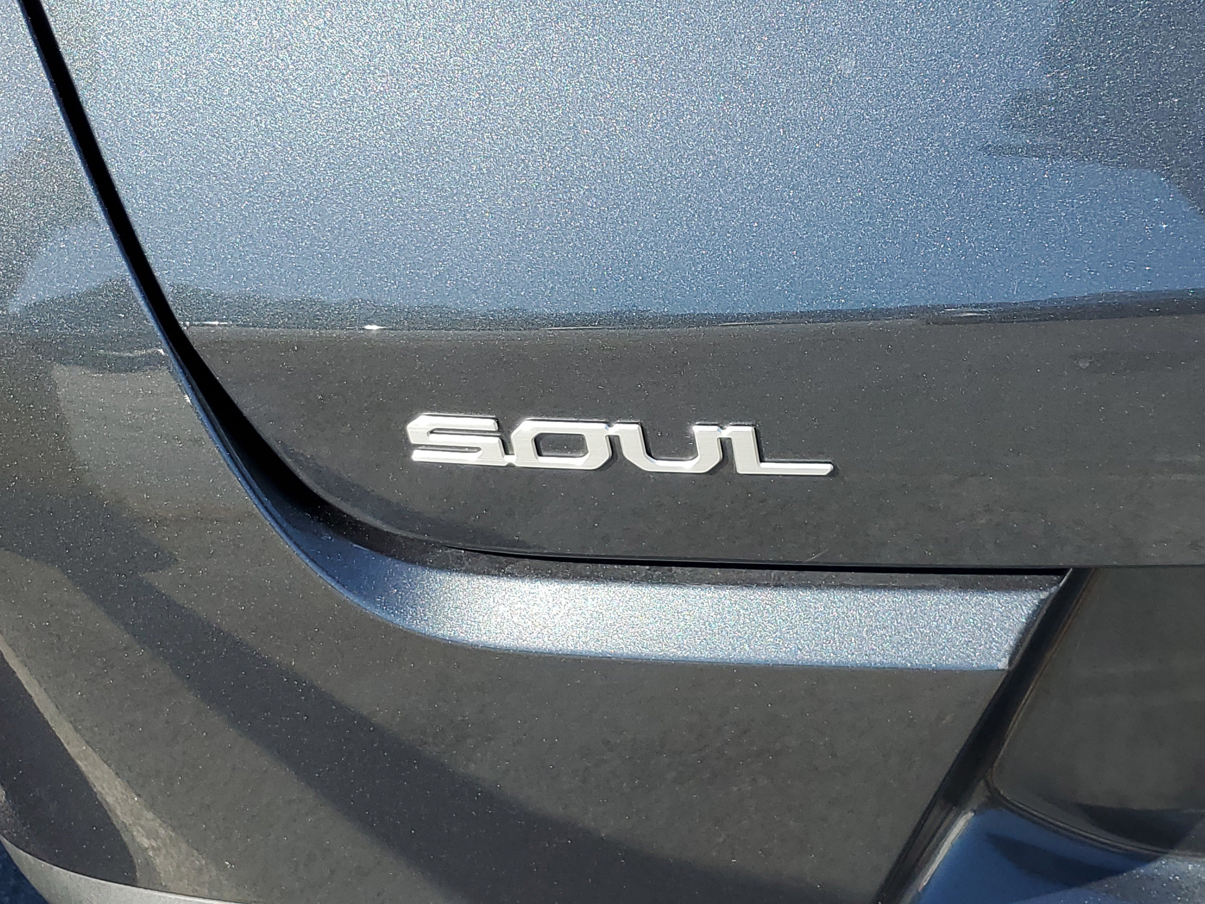 Used 2025 Kia Soul LX w/ LX Technology Package FWD image 7