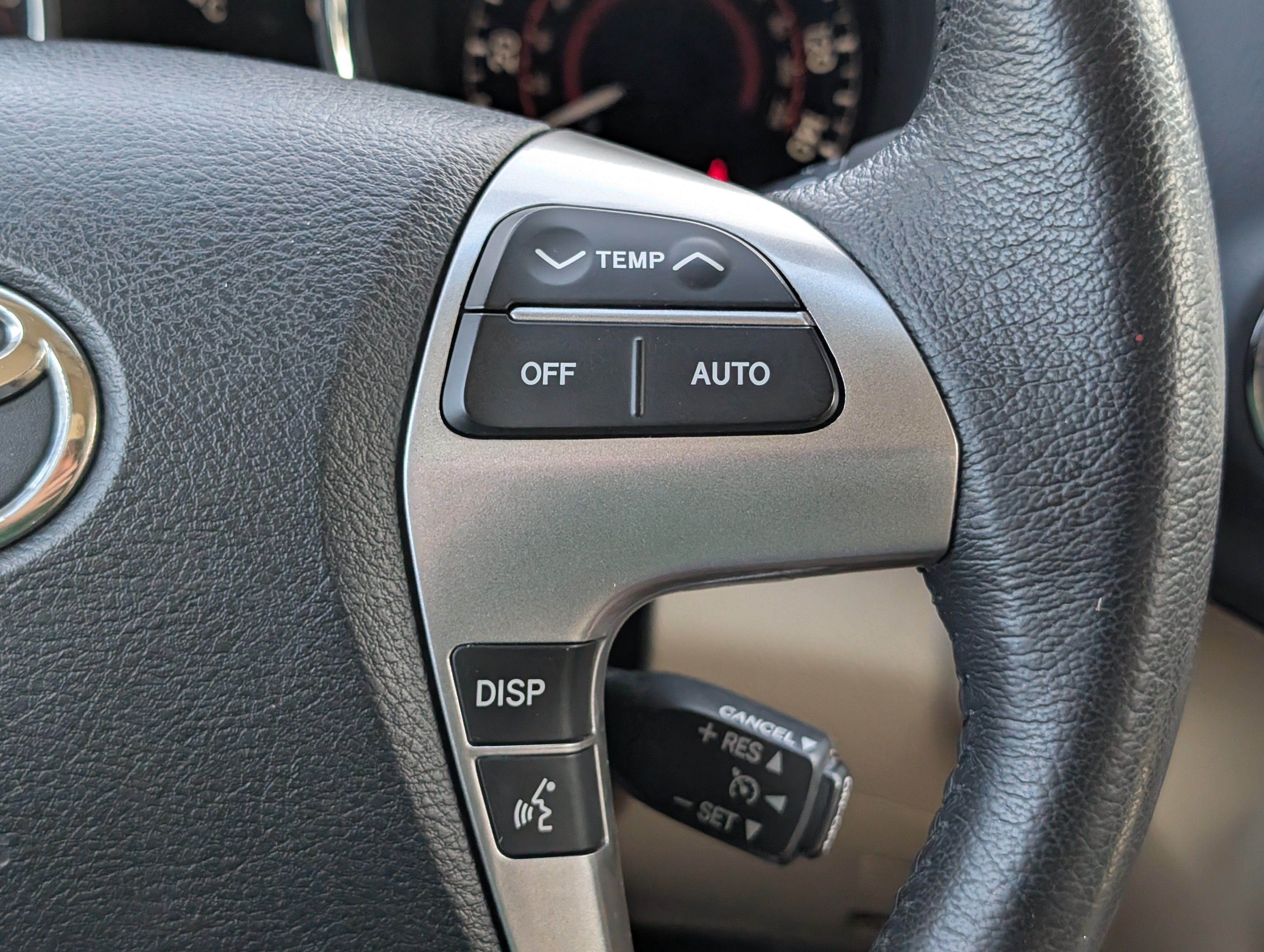 Used 2012 Toyota Highlander Limited w/ Tow Pkg AWD/4WD image 16