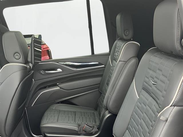 Certified 2024 Cadillac Escalade ESV V w/ Heavy-Duty Trailer Package image 10