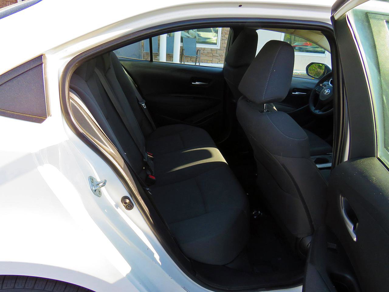 Used 2021 Toyota Corolla LE FWD image 17