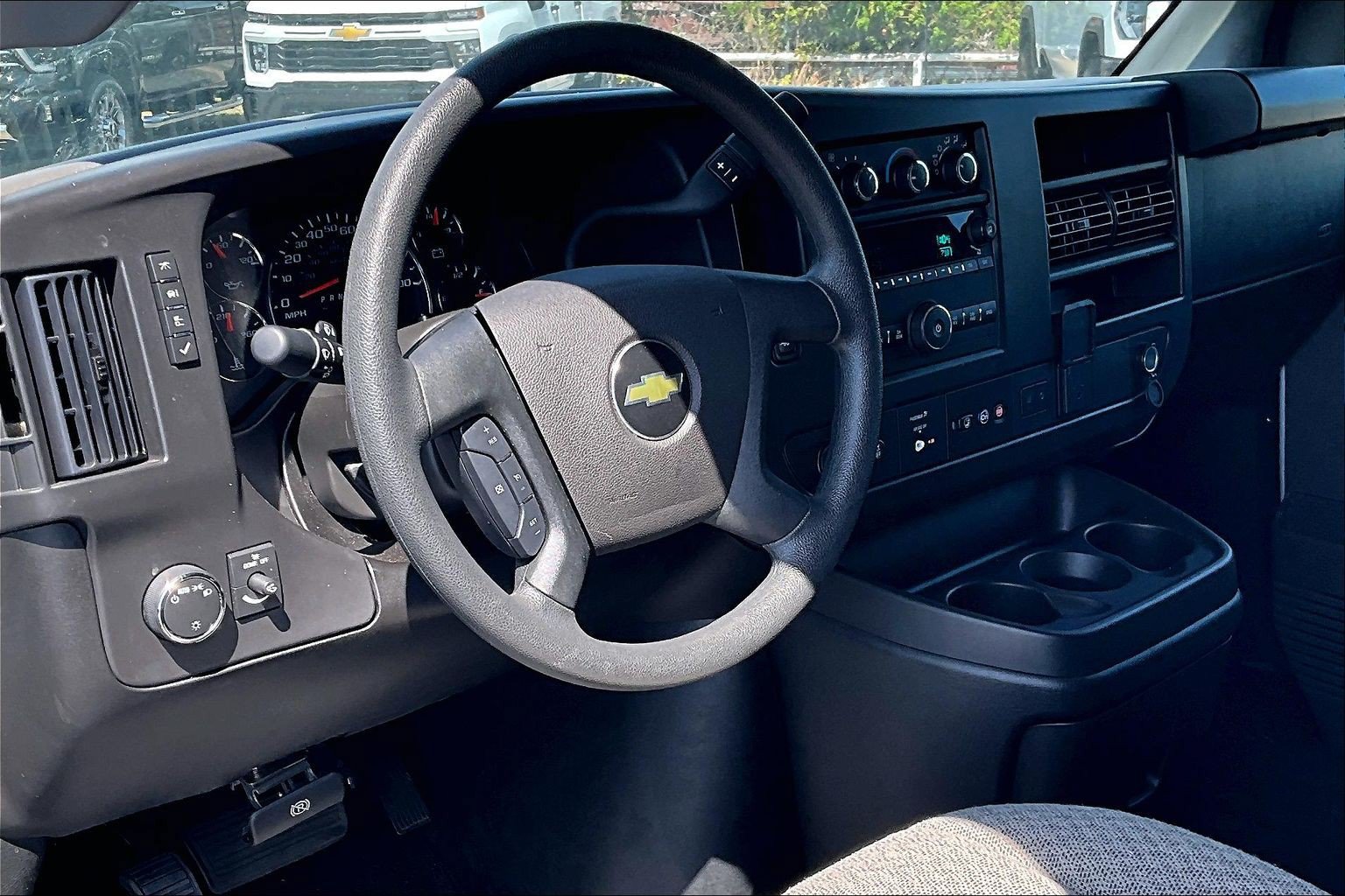Used 2025 Chevrolet Express 3500 LT w/ LT Preferred Equipment Group RWD image 13