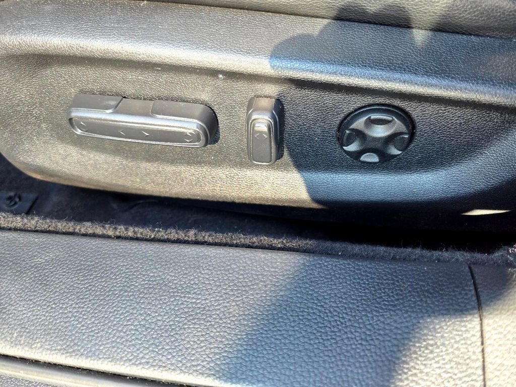 Used 2018 Honda Accord Sport image 17