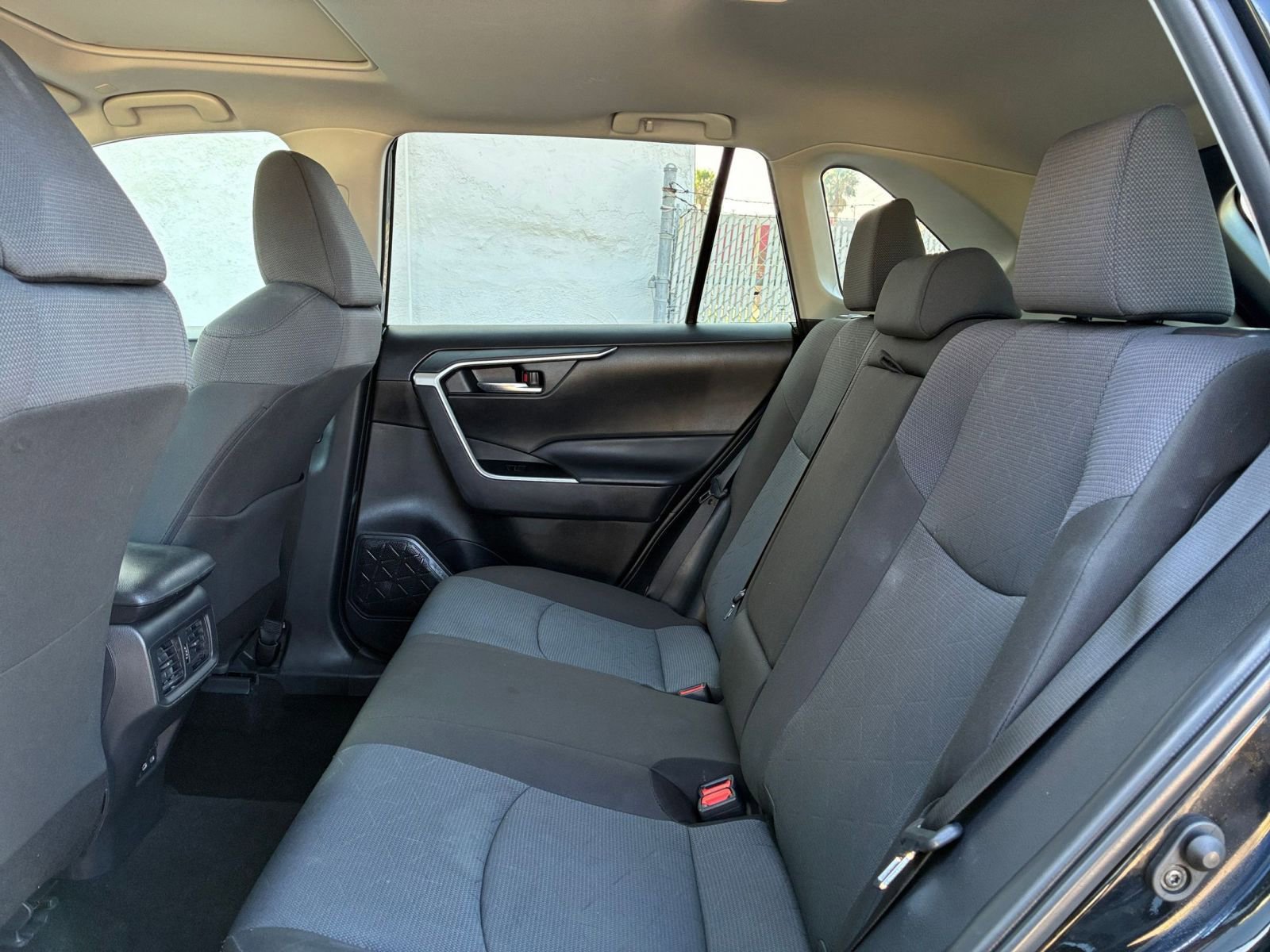 Used 2025 Toyota RAV4 XLE w/ Convenience Package AWD/4WD image 27