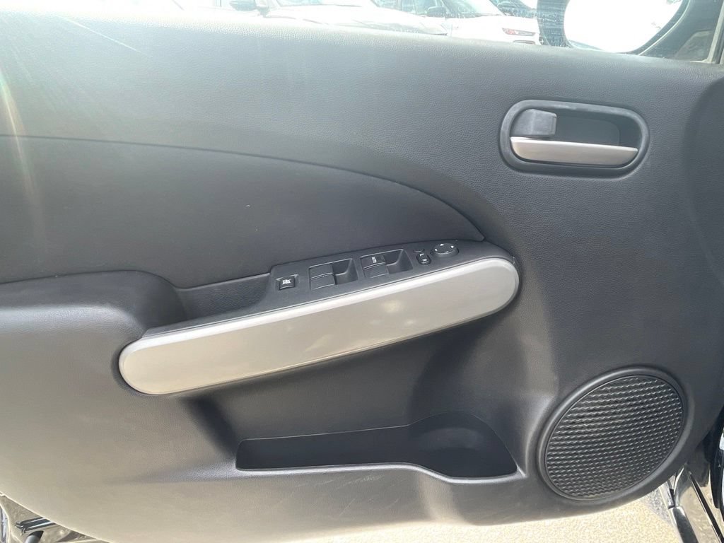 Used 2011 MAZDA MAZDA2 Touring FWD image 13