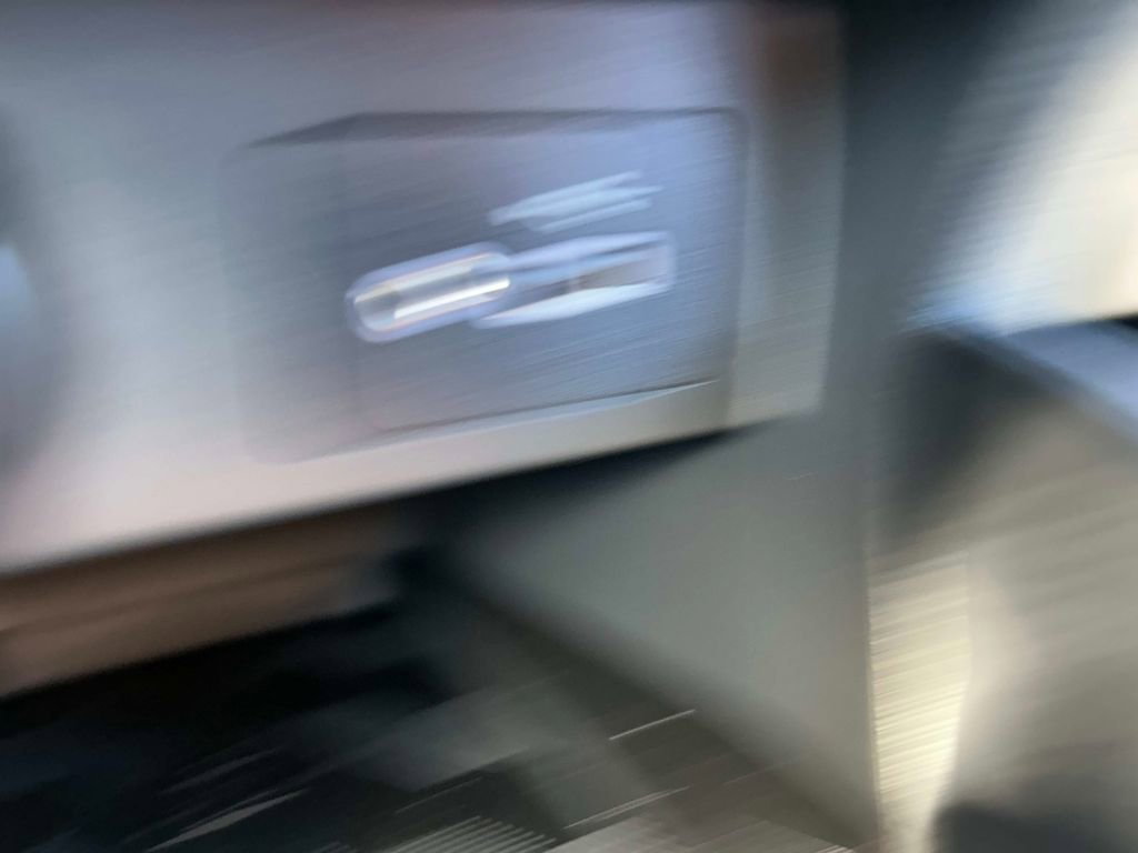 Used 2025 Nissan Versa SV w/ Trunk Package image 31