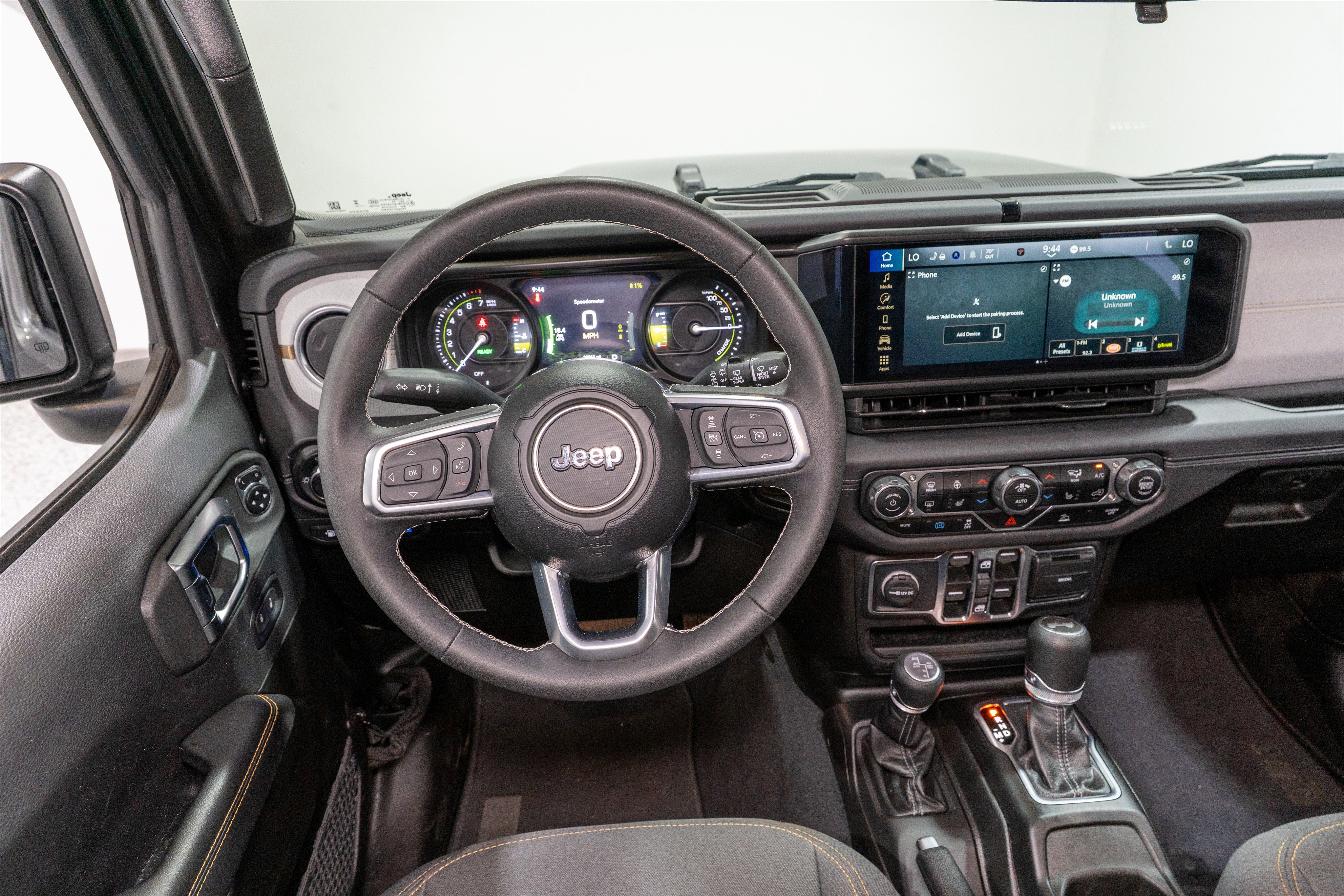 Used 2025 Jeep Wrangler Sahara AWD/4WD image 11