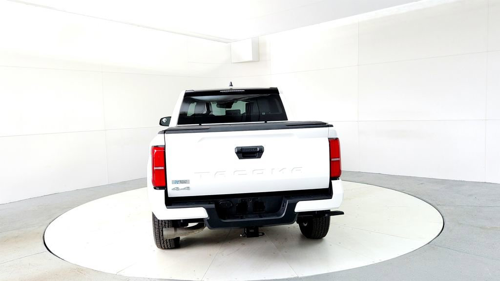 Certified 2025 Toyota Tacoma SR5 AWD/4WD image 5