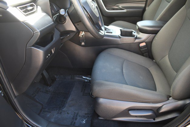 Certified 2025 Toyota RAV4 LE AWD/4WD image 15